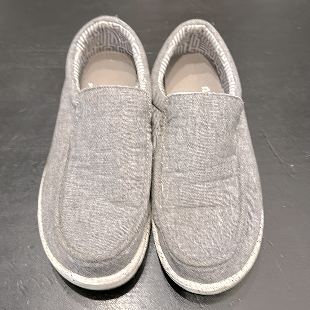 Men’s shoes size 8